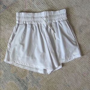⭐️ LIKE NEW ⭐️ SSCO Women's Athletic White Hybrid Shorts with Drawstring, SMALL